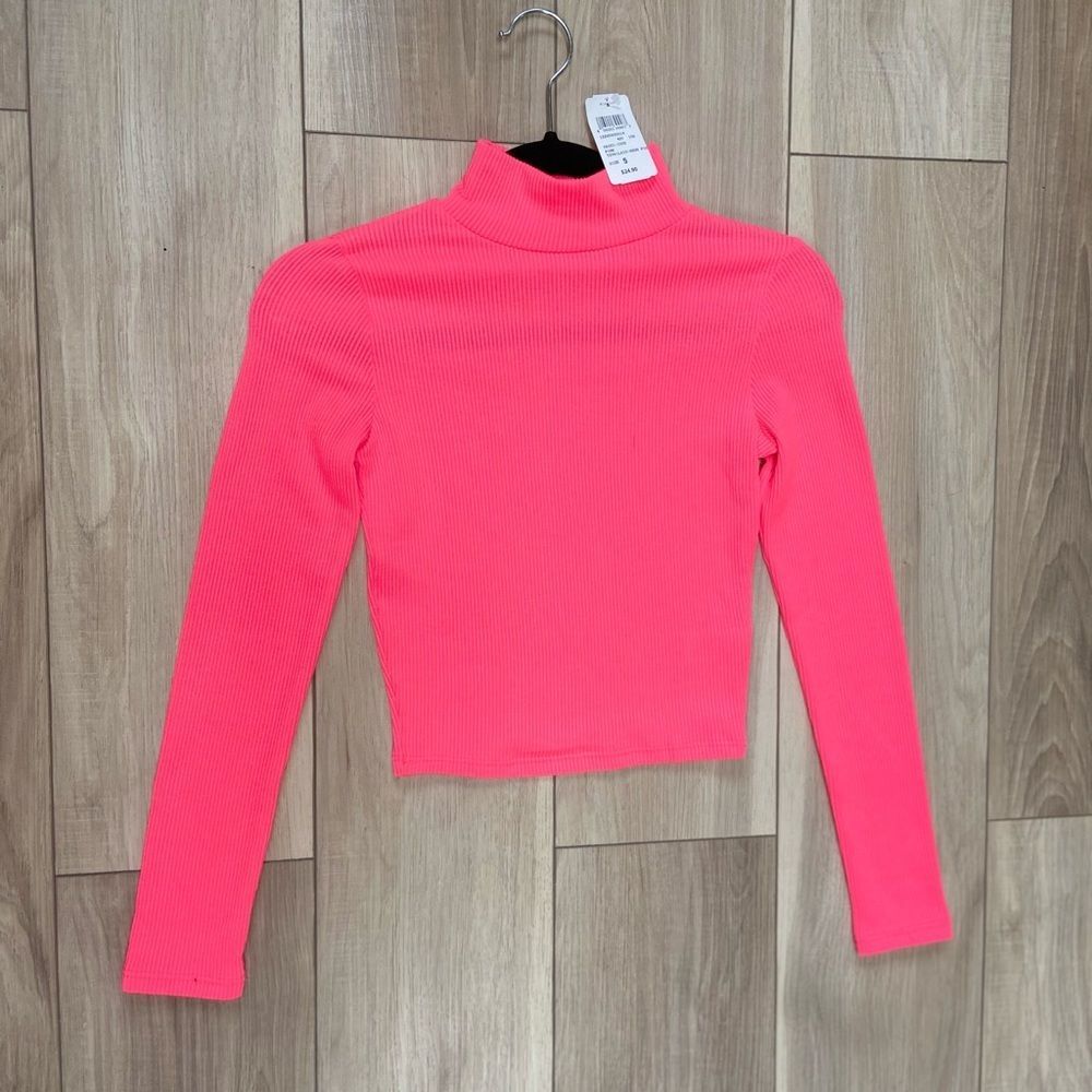 Windsor Neon Pink turtle neck NWT!!